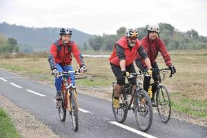 561796_Den pěších a cyklistů - 17. září 2008 - otevření nové cyklostezky Malá Chuchle - Lahovice za účasti primátora hl. m. Prahy Pavla Béma a radního hl. m. Prahy Petra Štěpánk