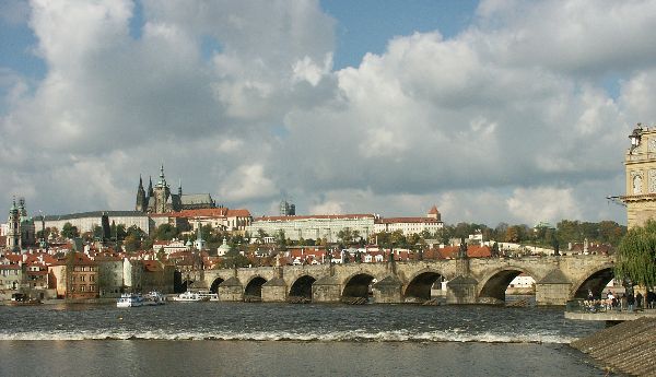 Karlův most, Pražský hrad